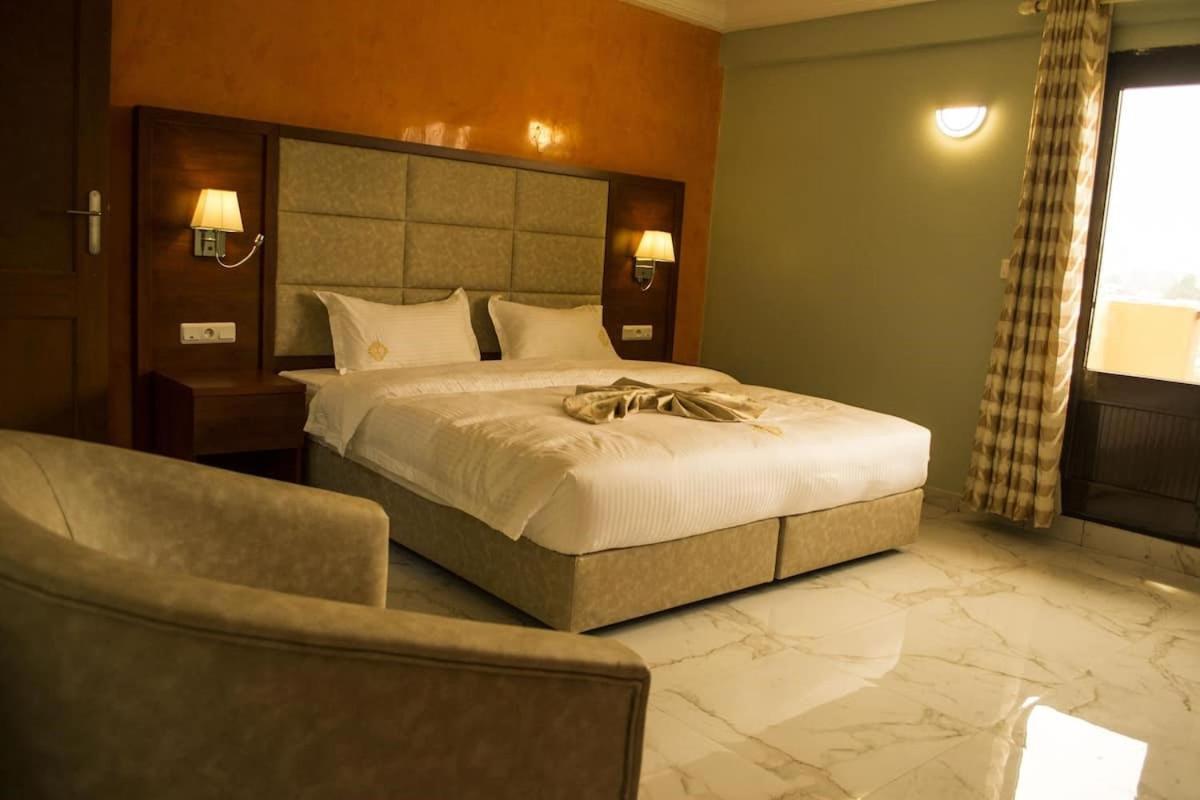 Hotel Jouvence International Yaounde Exterior photo